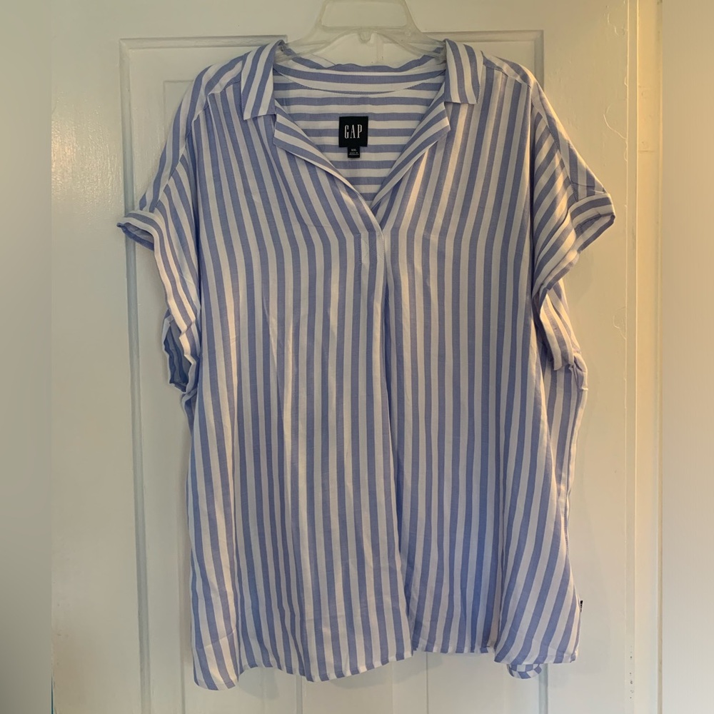 GAP Women's Light Blue and White Tunic Blouse Top